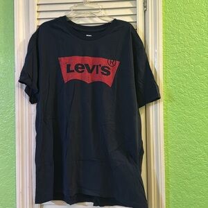 Levi’s Men’s Navy Blue and Red Levi’s Logo Short-Sleeve Tee Shirt XL